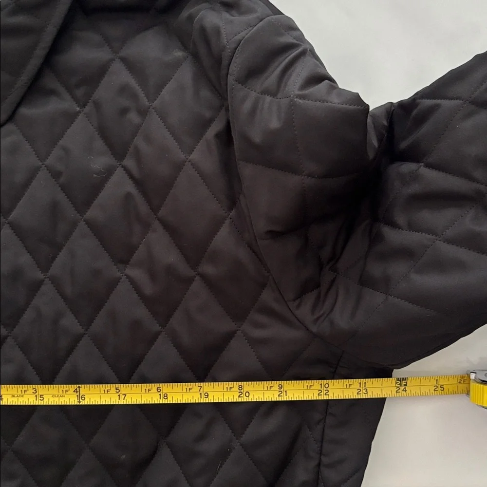 Burberry Women’s Black Quilted Barn Jacket - Picture 8 of 13